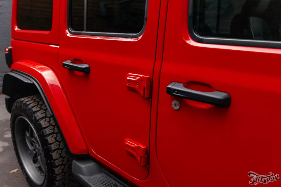 Кузовной ремонт яркого Jeep Wrangler